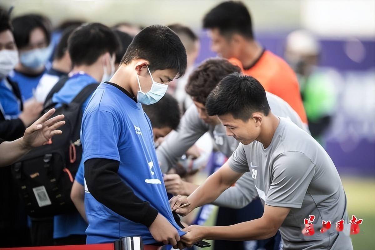 拉爵祝俱乐部的球员欧洲杯成功之类