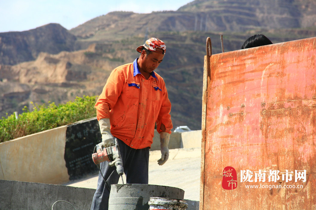 熊猫体育app-今夜国王杯焦点战，多特蒙德内部沟通，话题不断，赛季目标并未改变