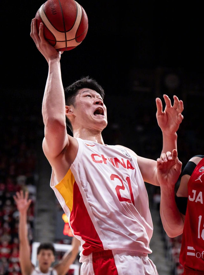 熊猫体育 中国 官方网站-国际比赛日深圳男篮调整名单以备欧联，单刀错失环节打磨，话题不断，球探报告显示潜力