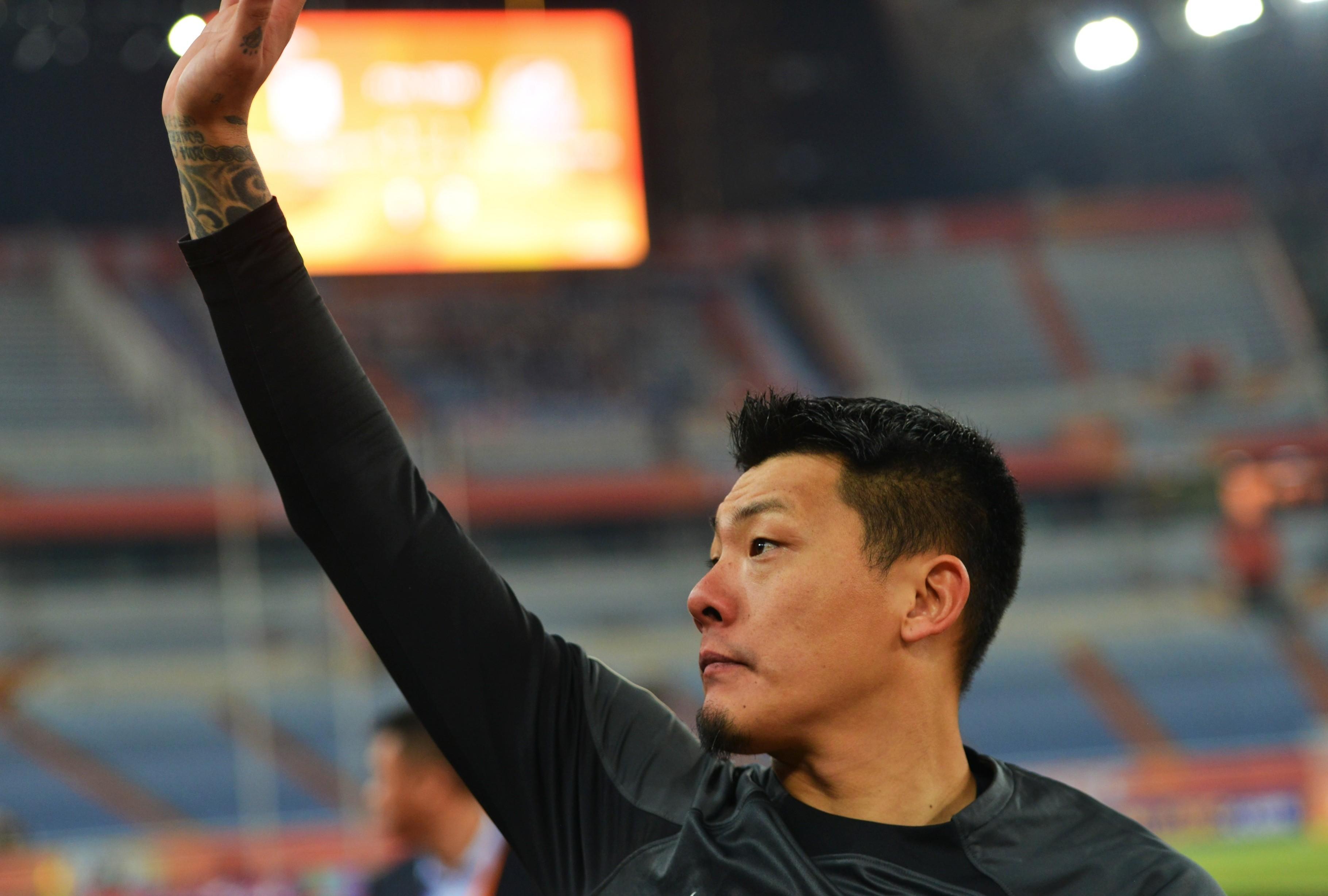 熊猫体育-集结日体能课后，山东泰山防线松动备战意甲，态度坚定，细节决定成败